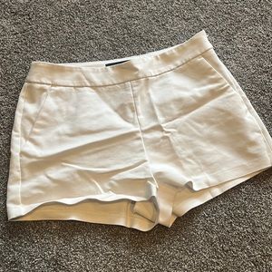 Express Mid Rise Shortie Fabric Shorts Size 4